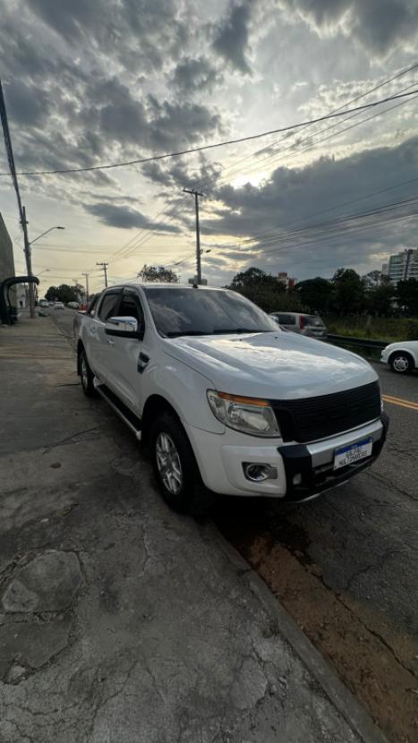 FORD Ranger 3.2 20V CABINE DUPLA 4X4 LIMITED PLUS TURBO DIESEL AUTOMTICO, Foto 2