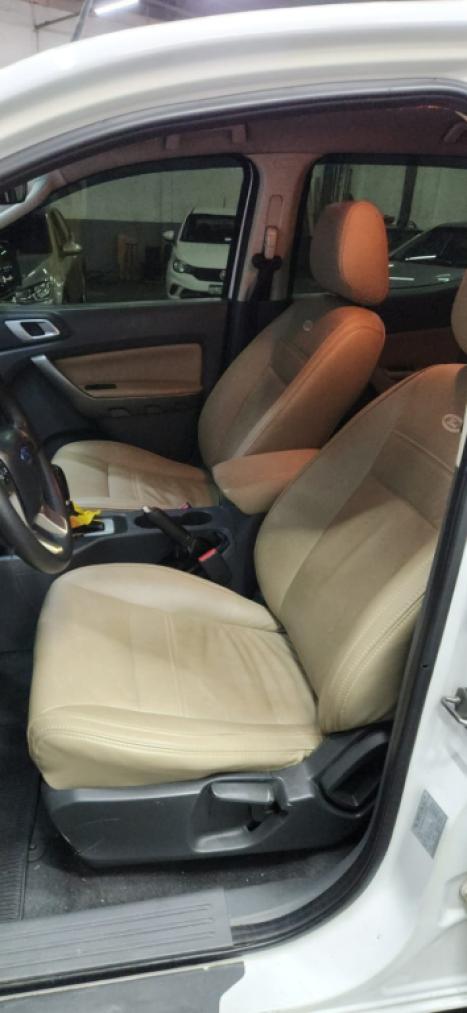 FORD Ranger 3.2 20V XLT 4X4 CABINE DUPLA TURBO DIESEL AUTOMTICO, Foto 5