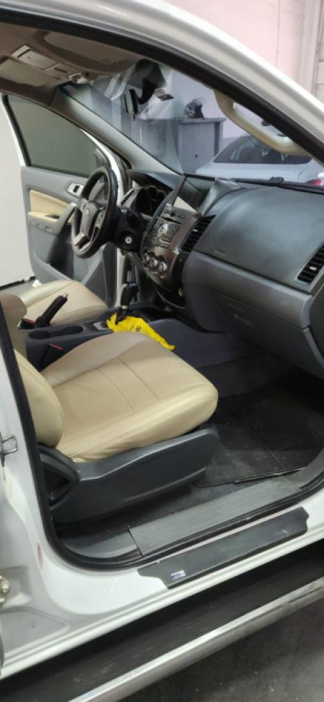 FORD Ranger 3.2 20V XLT 4X4 CABINE DUPLA TURBO DIESEL AUTOMTICO, Foto 7