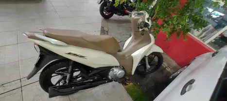 HONDA Biz 125 ES, Foto 4