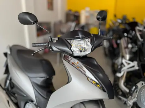 HONDA Biz 125 EX, Foto 2