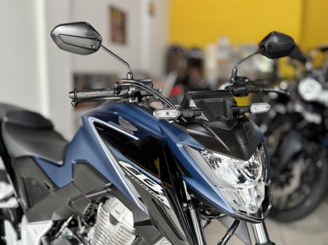 HONDA CB 300 F Twister FLEX ABS, Foto 2