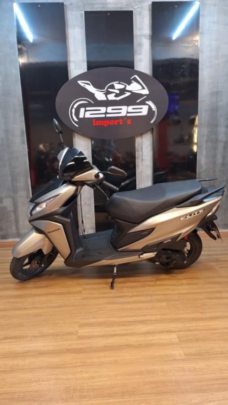 HONDA Elite 125 , Foto 2