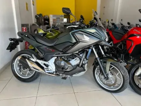 HONDA NC 750 X ABS, Foto 1