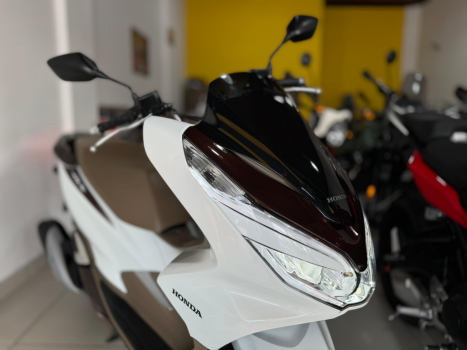 HONDA PCX 150 DLX, Foto 2