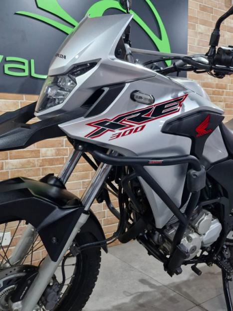 HONDA XRE 300 ABS, Foto 6