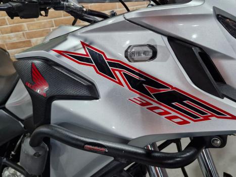 HONDA XRE 300 ABS, Foto 8