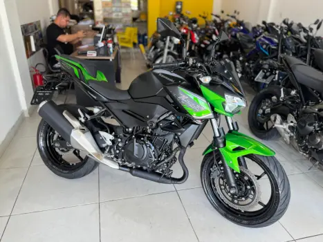 KAWASAKI Z 400 ABS, Foto 1