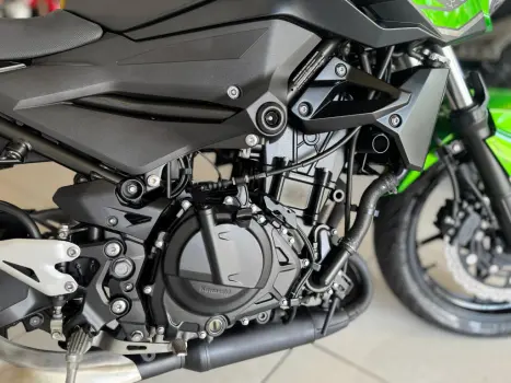 KAWASAKI Z 400 ABS, Foto 4