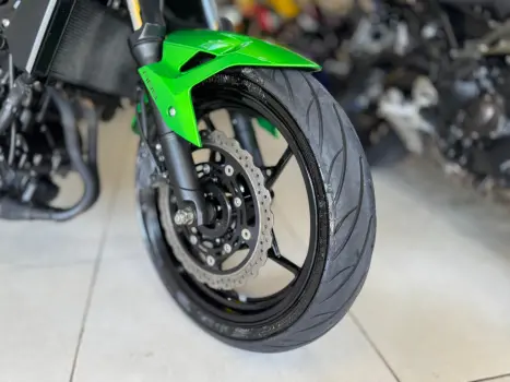 KAWASAKI Z 400 ABS, Foto 3