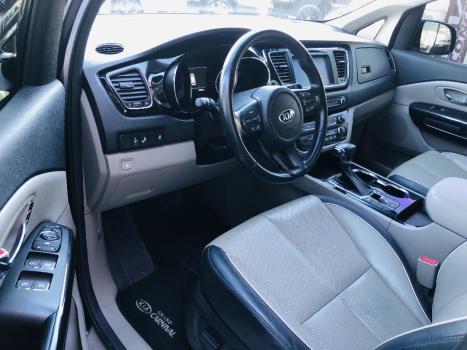 KIA Carnival 3.3 V6 4P EX, Foto 7