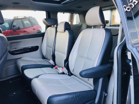 KIA Carnival 3.3 V6 4P EX, Foto 10