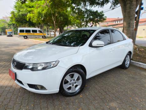 KIA Cerato Sedan 1.6 16V 4P E.273, Foto 2