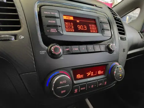 KIA Cerato Sedan 1.6 16V 4P SX AUTOMTICO, Foto 15