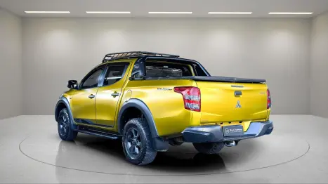 MITSUBISHI L 200 Savana 3.2 16V 4P 4X4 TURBO DIESEL INTECOOLER AUTOMTICO, Foto 3