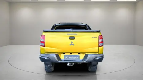 MITSUBISHI L 200 Savana 3.2 16V 4P 4X4 TURBO DIESEL INTECOOLER AUTOMTICO, Foto 4