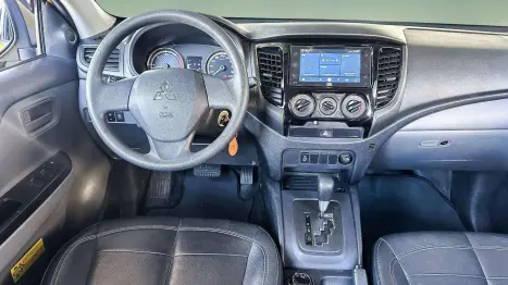 MITSUBISHI L 200 Savana 3.2 16V 4P 4X4 TURBO DIESEL INTECOOLER AUTOMTICO, Foto 9
