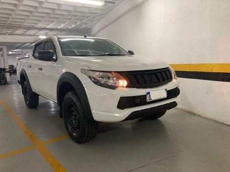 MITSUBISHI L 200 Triton 2.4 16V OUTDOOR HPE-S 4X4 CABINE DUPLA TURBO DIESEL AUTOMTICO, Foto 13