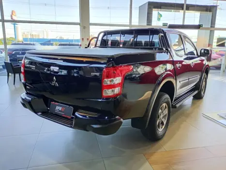 MITSUBISHI L 200 Triton 2.4 16V SPORT HPE 4X4 CABINE DUPLA TURBO DIESEL AUTOMTICO, Foto 5