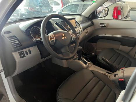 MITSUBISHI L 200 Triton 3.5 V6 HPE 4X4 FLEX CABINE DUPLA AUTOMTICO, Foto 5