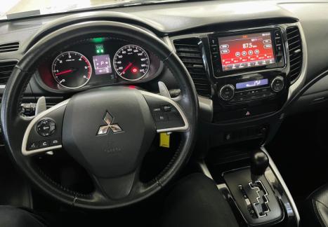MITSUBISHI L 200 Triton 2.4 16V SPORT HPE 4X4 CABINE DUPLA TURBO DIESEL AUTOMTICO, Foto 9