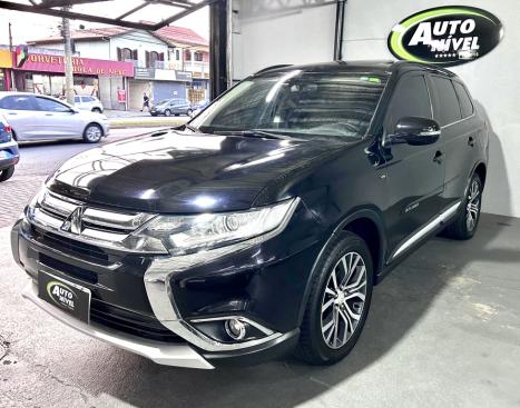 MITSUBISHI Outlander 3.0 V6 24V 4P HPE-S AWD AUTOMTICO, Foto 3