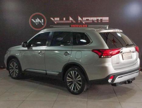 MITSUBISHI Outlander 3.0 V6 24V 4P HPE-S AWD AUTOMTICO, Foto 4