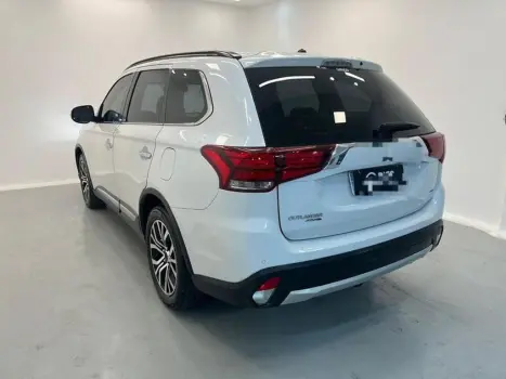 MITSUBISHI Outlander 2.2 16V 4P 4X4 DIESEL AUTOMTICO, Foto 14