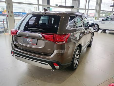 MITSUBISHI Outlander 3.0 V6 24V 4P HPE-S AWD AUTOMTICO, Foto 5