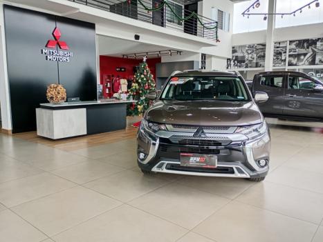 MITSUBISHI Outlander 3.0 V6 24V 4P HPE-S AWD AUTOMTICO, Foto 8