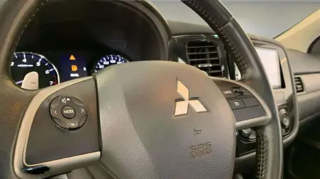 MITSUBISHI Outlander 2.0 16V 4P AUTOMTICO, Foto 10