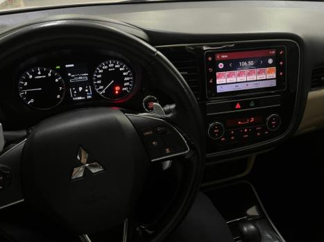 MITSUBISHI Outlander 3.0 V6 24V 4P HPE-S AWD AUTOMTICO, Foto 9