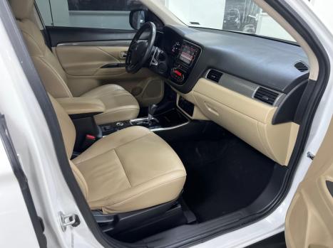 MITSUBISHI Outlander 3.0 V6 24V 4P HPE-S AWD AUTOMTICO, Foto 13
