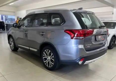 MITSUBISHI Outlander 2.0 16V 4P AUTOMTICO, Foto 2