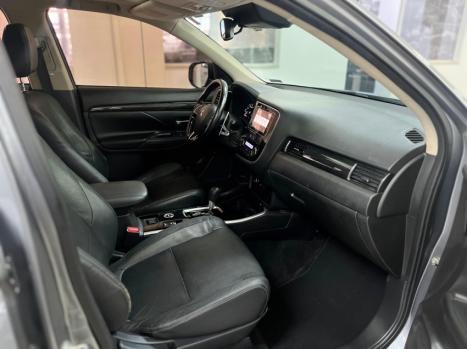 MITSUBISHI Outlander 3.0 V6 24V 4P GT 4X4 AUTOMTICO, Foto 13