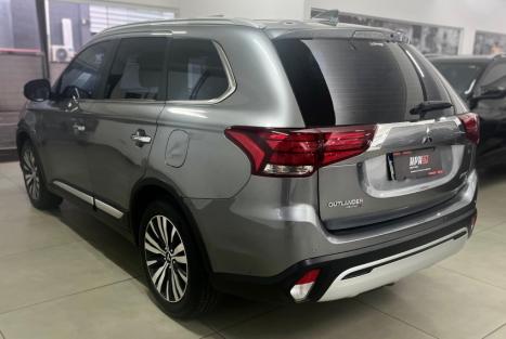 MITSUBISHI Outlander 3.0 V6 24V 4P HPE-S AWD AUTOMTICO, Foto 2