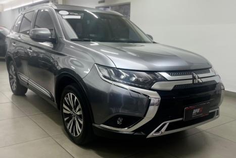 MITSUBISHI Outlander 3.0 V6 24V 4P HPE-S AWD AUTOMTICO, Foto 5