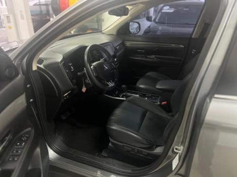 MITSUBISHI Outlander 3.0 V6 24V 4P HPE-S AWD AUTOMTICO, Foto 7
