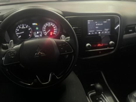 MITSUBISHI Outlander 3.0 V6 24V 4P HPE-S AWD AUTOMTICO, Foto 9