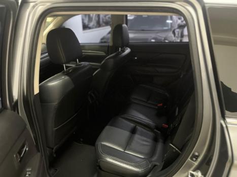 MITSUBISHI Outlander 3.0 V6 24V 4P HPE-S AWD AUTOMTICO, Foto 10