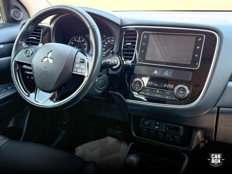 MITSUBISHI Outlander 3.0 V6 24V 4P GT 4X4 AUTOMTICO, Foto 8