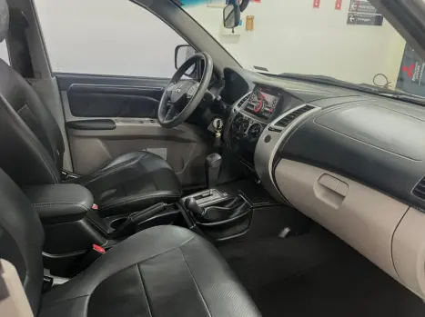MITSUBISHI Pajero 3.2 16V 4P 4X4 TURBO DIESEL INTERCOOLER AUTOMTICO, Foto 12