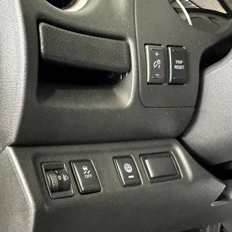 NISSAN Frontier 2.3 16V PLATINUM CABINE DUPLA 4X4 BI-TURBO DIESEL AUTOMTICO, Foto 13