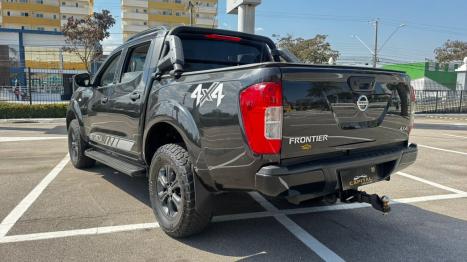 NISSAN Frontier 2.3 ATTACK CABINE DUPLA 4X4 BI-TURBO DIESEL AUTOMTICO, Foto 3
