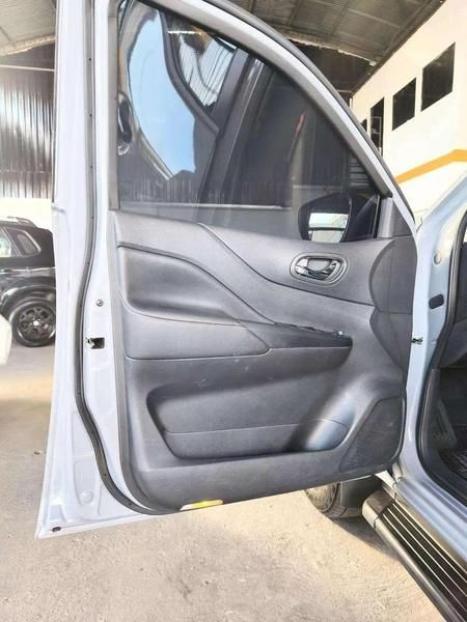 NISSAN Frontier 2.3 16V PRO4X CABINE DUPLA 4X4 BI-TURBO DIESEL AUTOMTICO, Foto 24