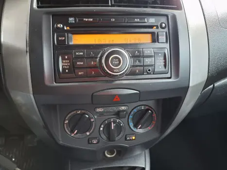 NISSAN Livina 1.6 16V 4P S FLEX, Foto 4