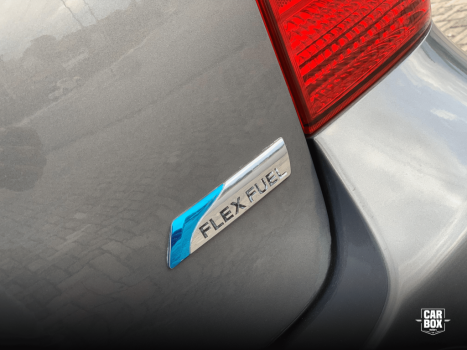 NISSAN Livina 1.8 16V 4P SL X-GEAR FLEX AUTOMTICO, Foto 6