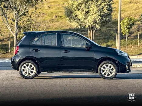 NISSAN March 1.6 16V 4P SV FLEX, Foto 4