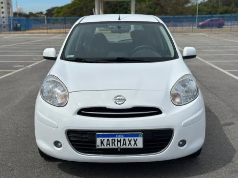 NISSAN March 1.6 16V 4P S FLEX, Foto 2