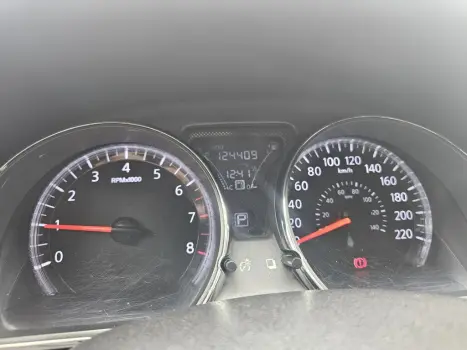 NISSAN Versa Sedan 1.6 16V 4P FLEX SV, Foto 28